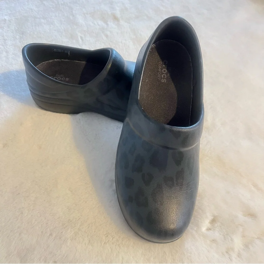 CROCS women Black‎ Leopard Slippers